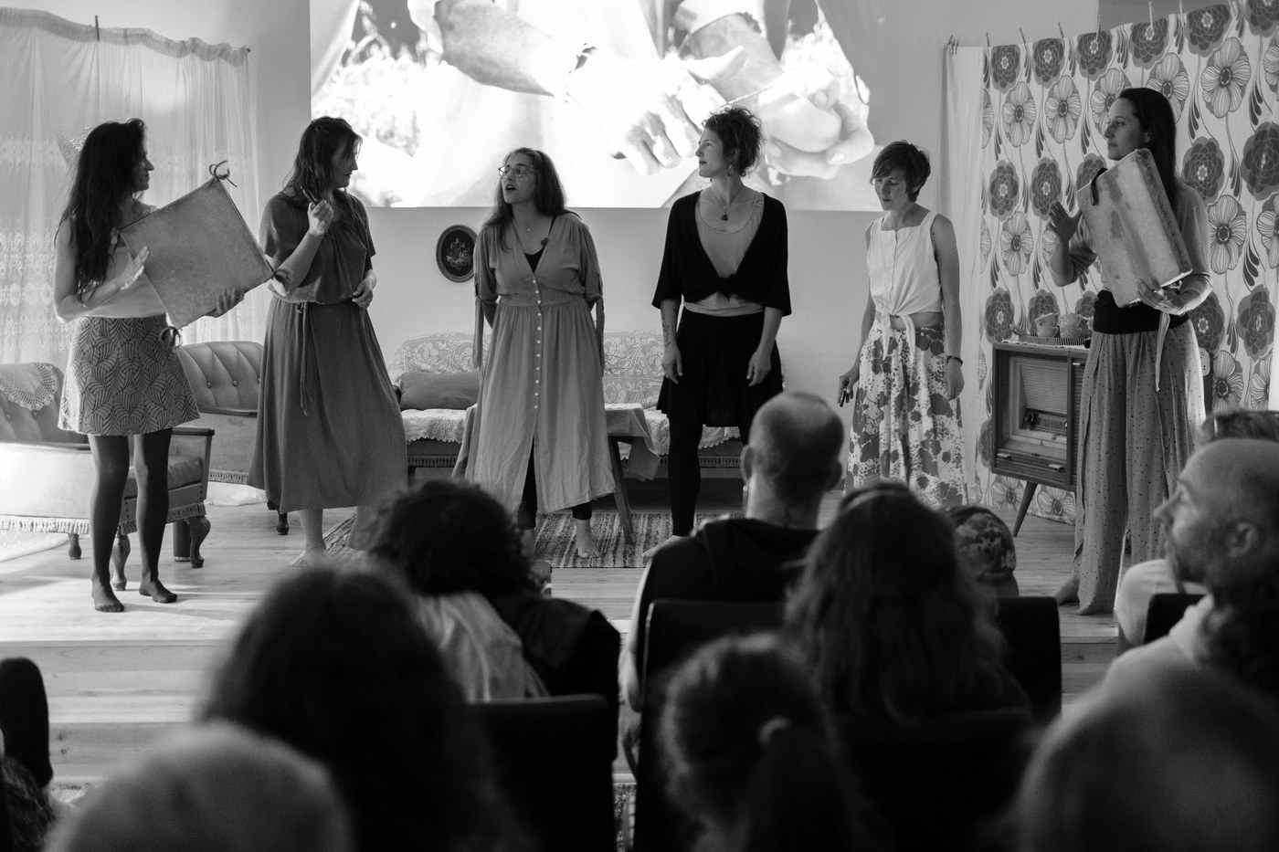 Canto d'Eira performing on stage