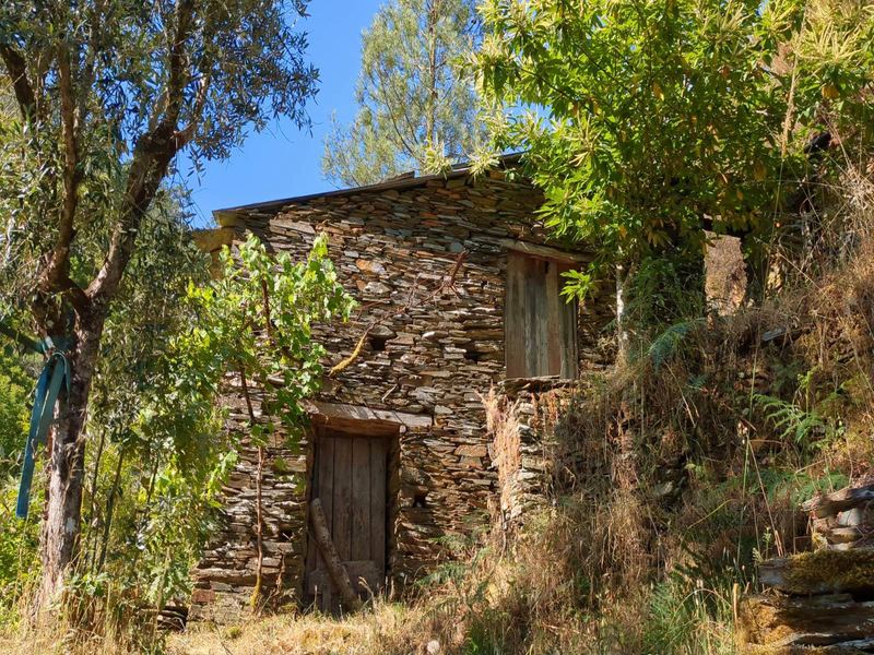 Magic Valley Farm schist house