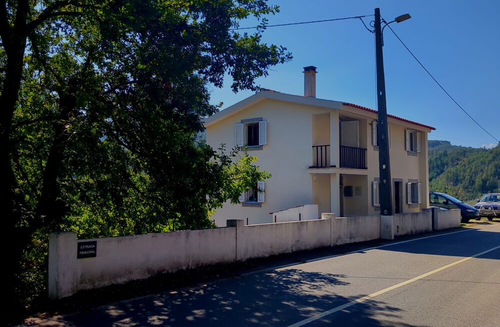 House on the bend, Dreia — sold