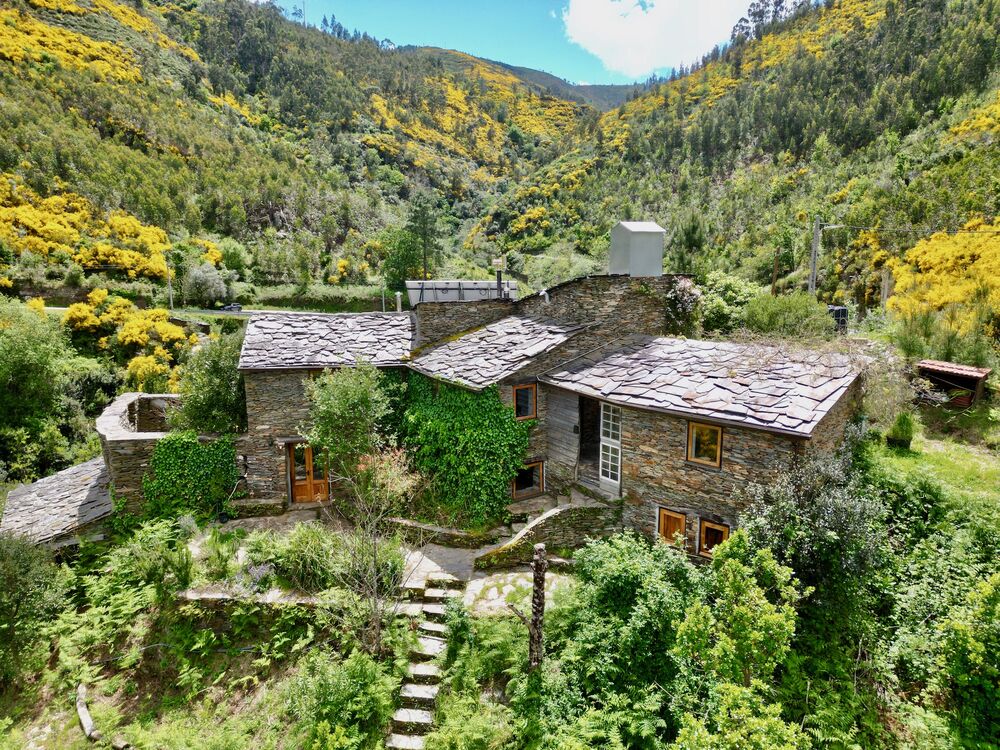 Off-grid home, Benfeita — sold