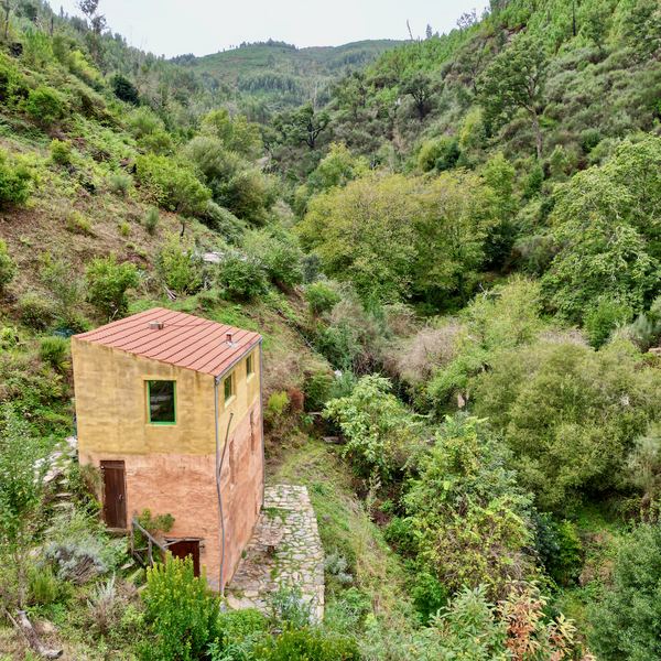 Off-grid quinta nestled in the valley